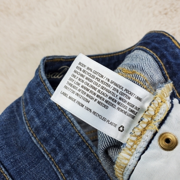 Universal Thread Button High Rise Shortie Shorts 0 - Picture 5 of 6